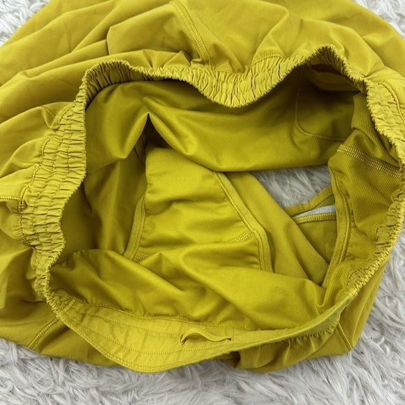 Lululemon Hotty Hot Short II *Long 4" Soleil - Picture 3 of 5